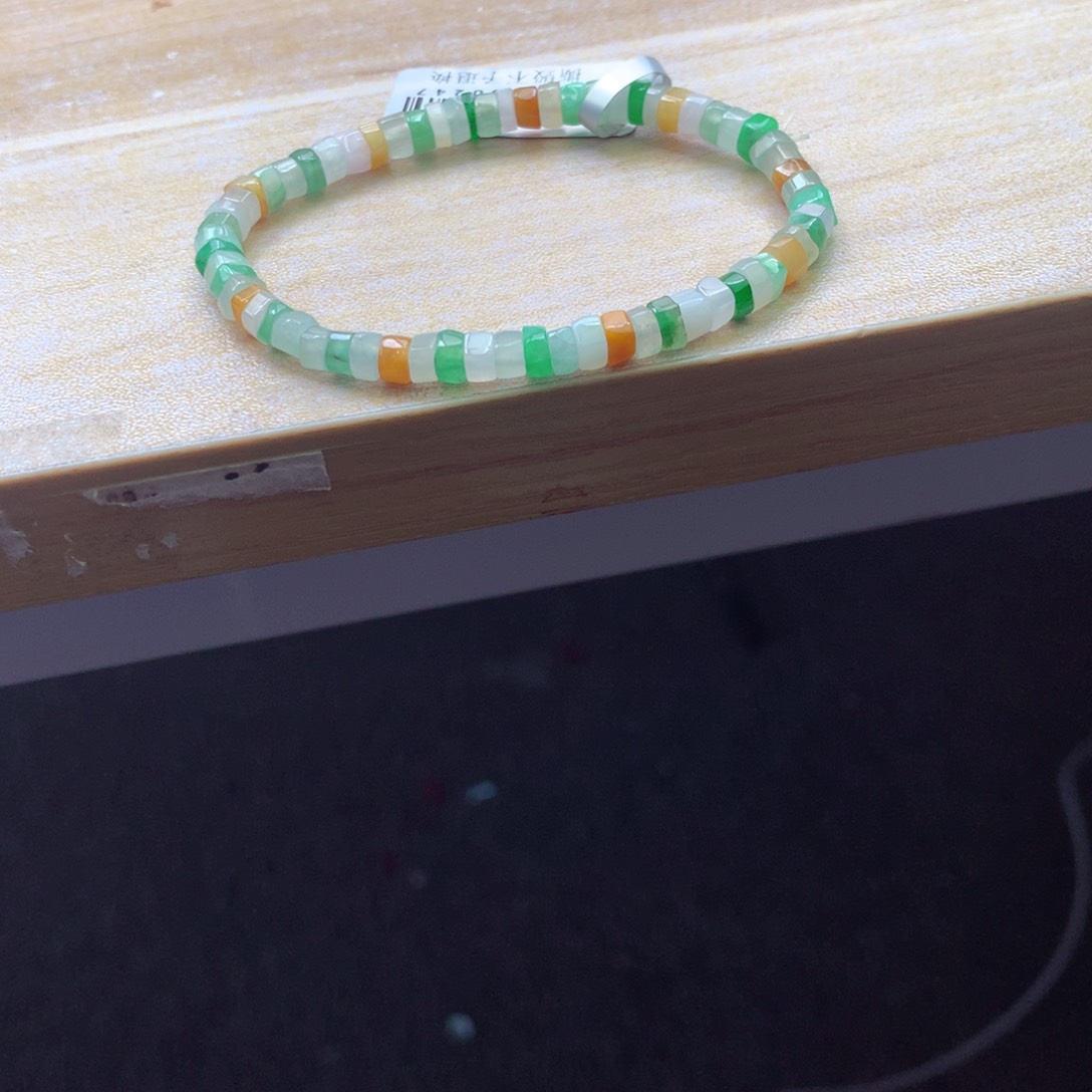 翡翠颈饰未镶嵌吊坠