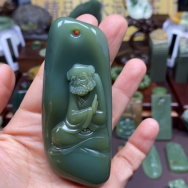 岫岩老玉（透闪石质玉）析木未镶嵌家****?