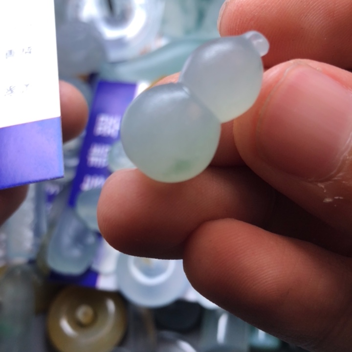 定制翡翠未镶嵌挂件