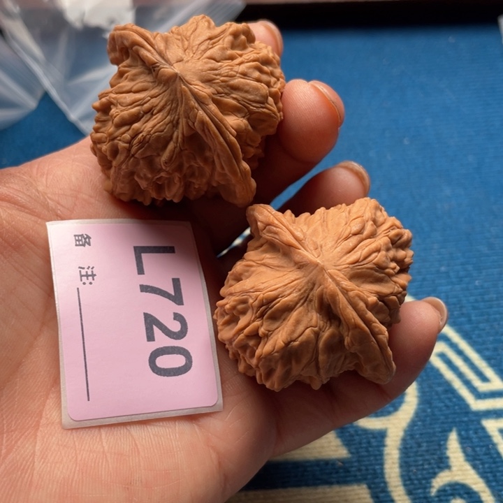 文玩核桃把件炮弹