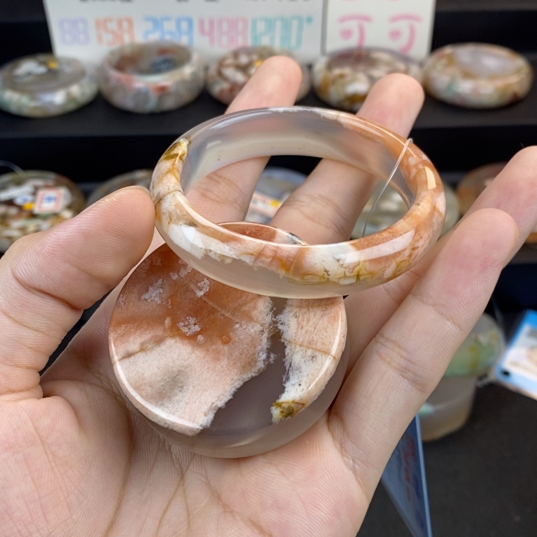 石英质玉手镯未镶嵌