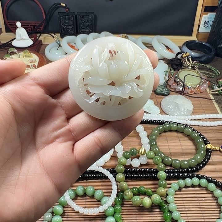 软玉未镶嵌吊坠(赠链)