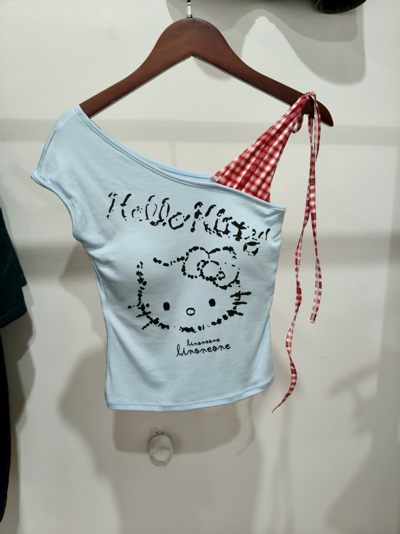 Kitty猫咪格子斜肩吊带修身型辣妹风时尚百搭宽松型背心通勤