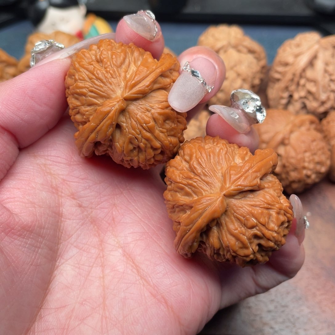 文玩核桃吊坠全品，球白40