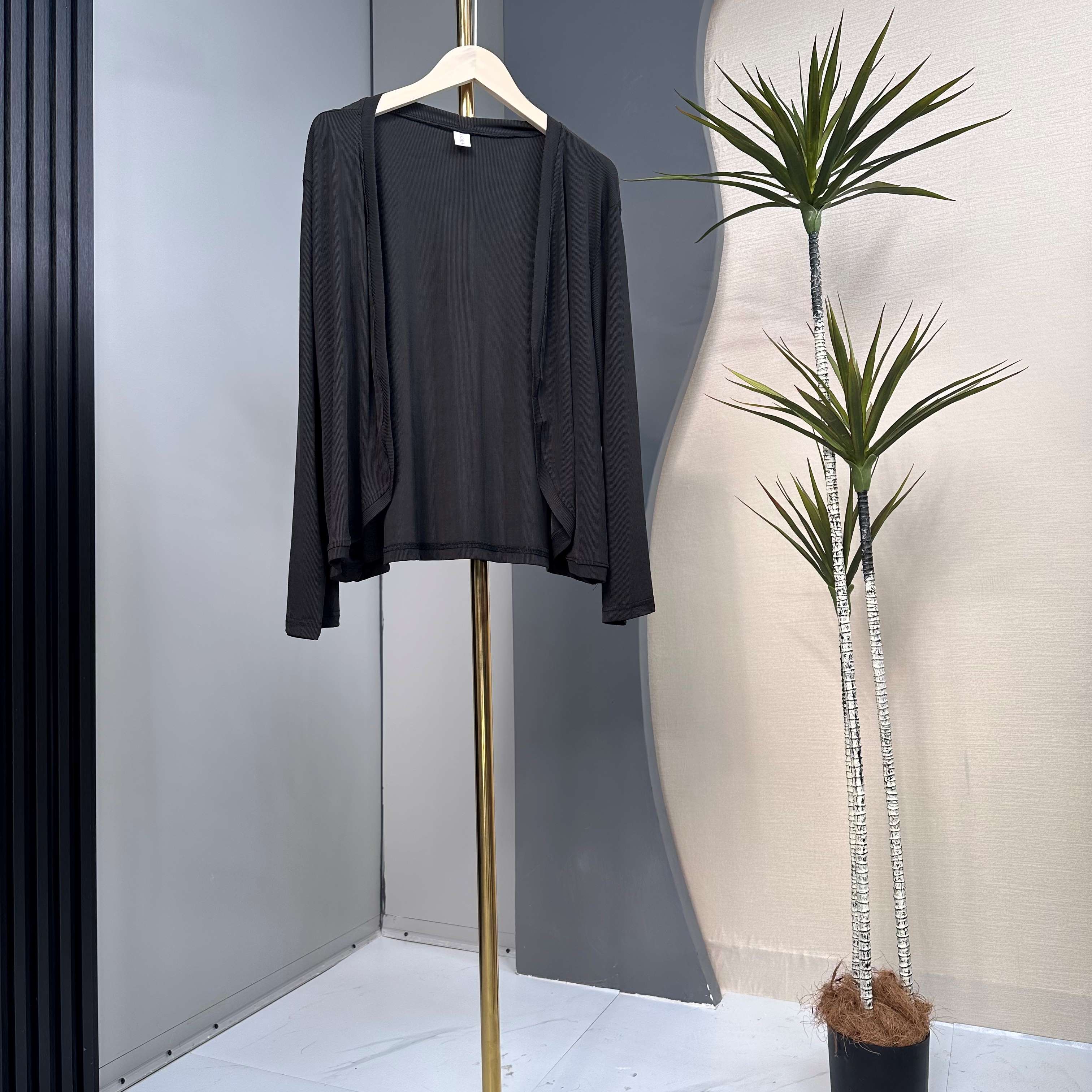 随机衣服一件