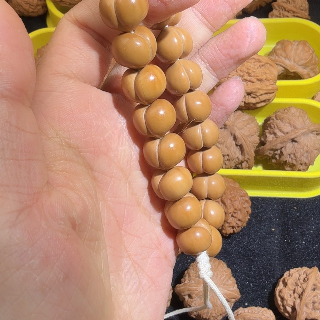 文玩核桃吊坠屁桃
