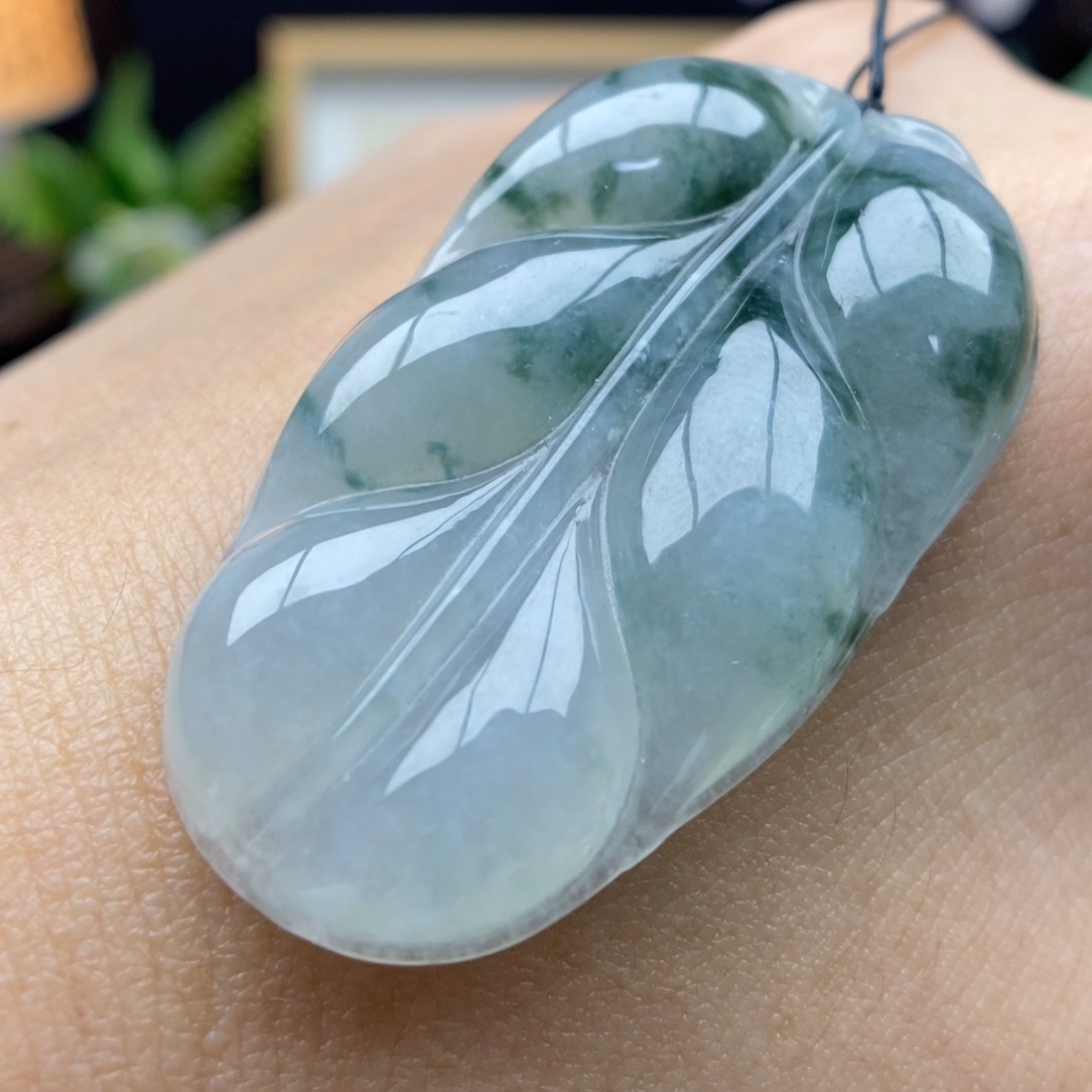 翡翠未镶嵌颈饰吊坠