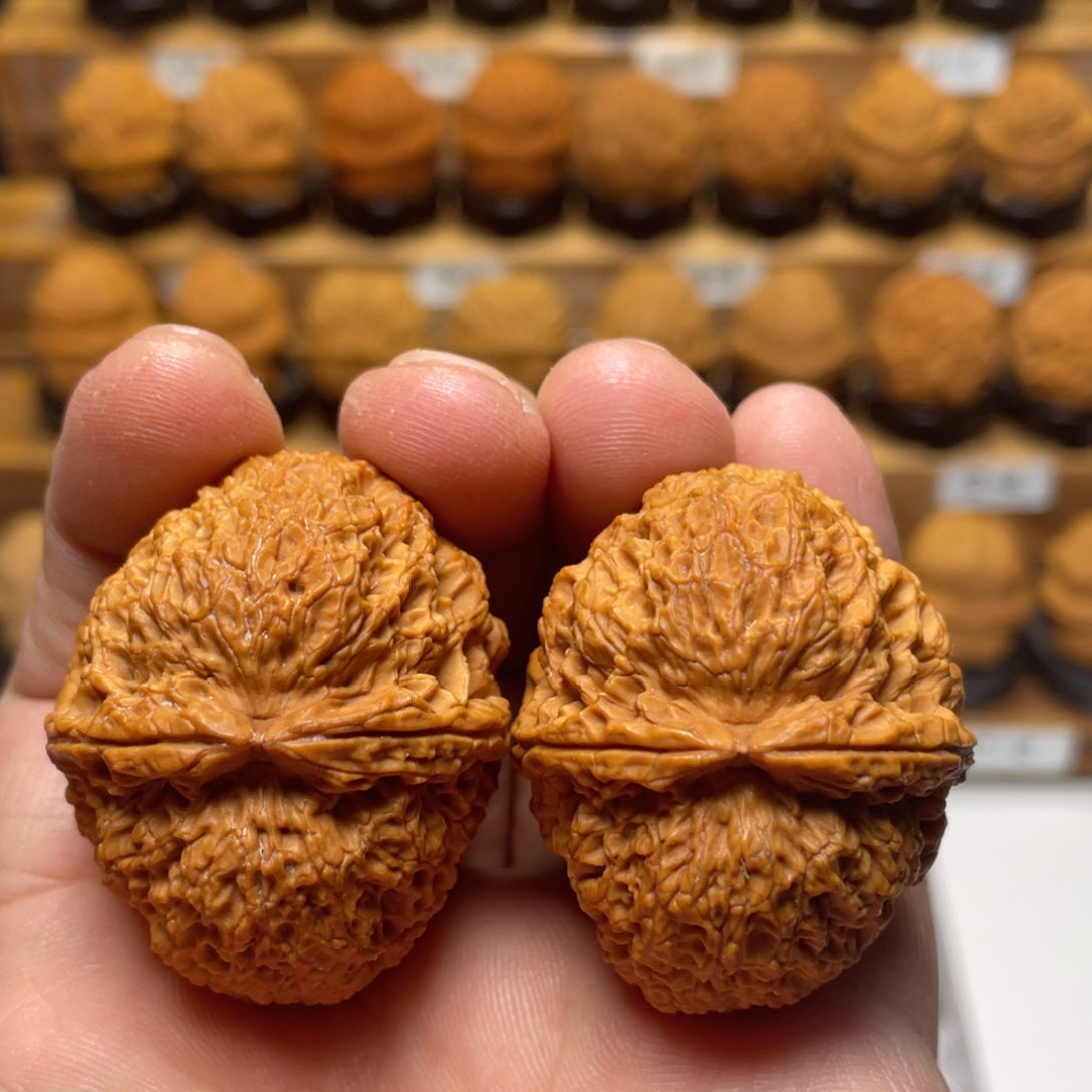 文玩核桃吊坠金蟾铁狮子