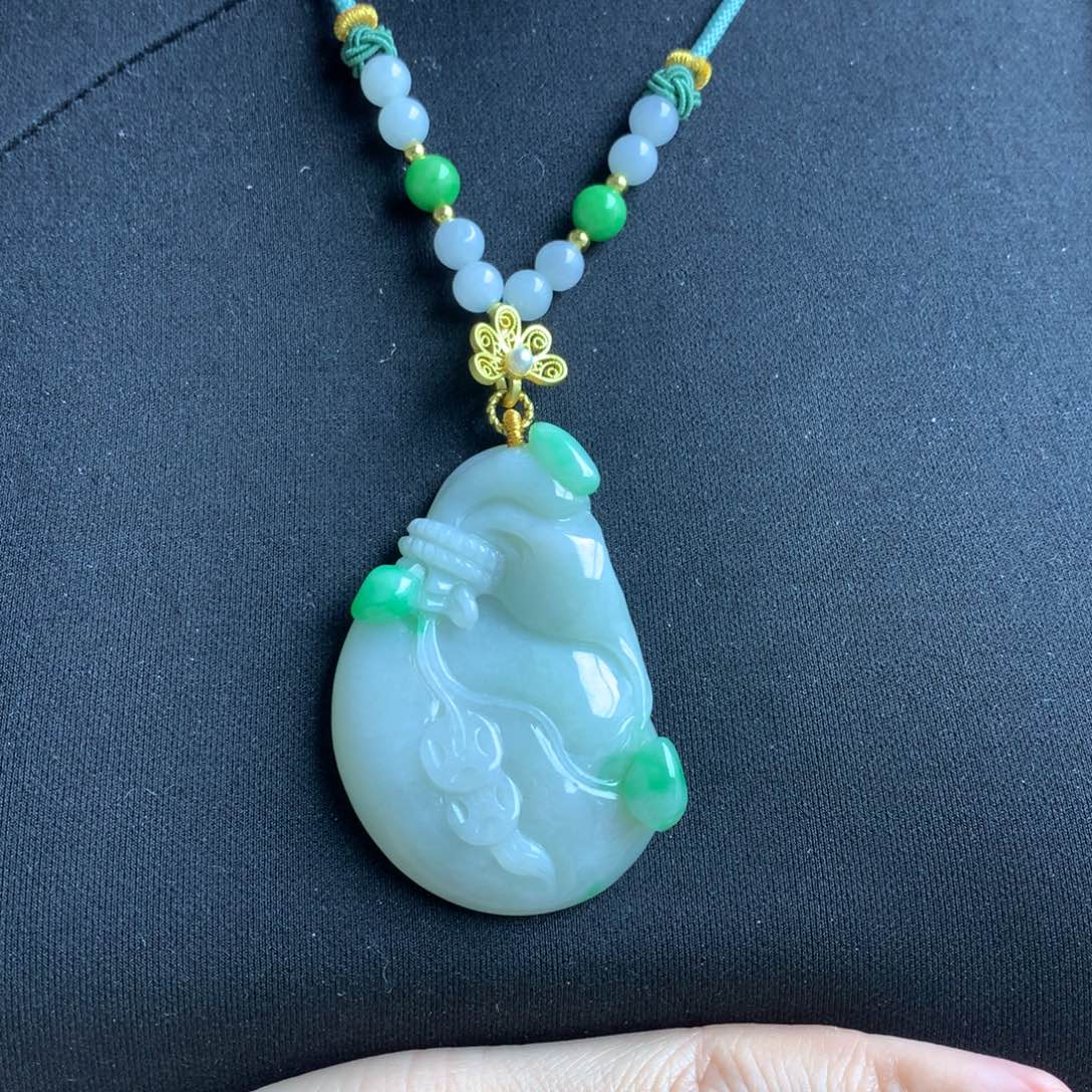 翡翠颈饰未镶嵌翡翠