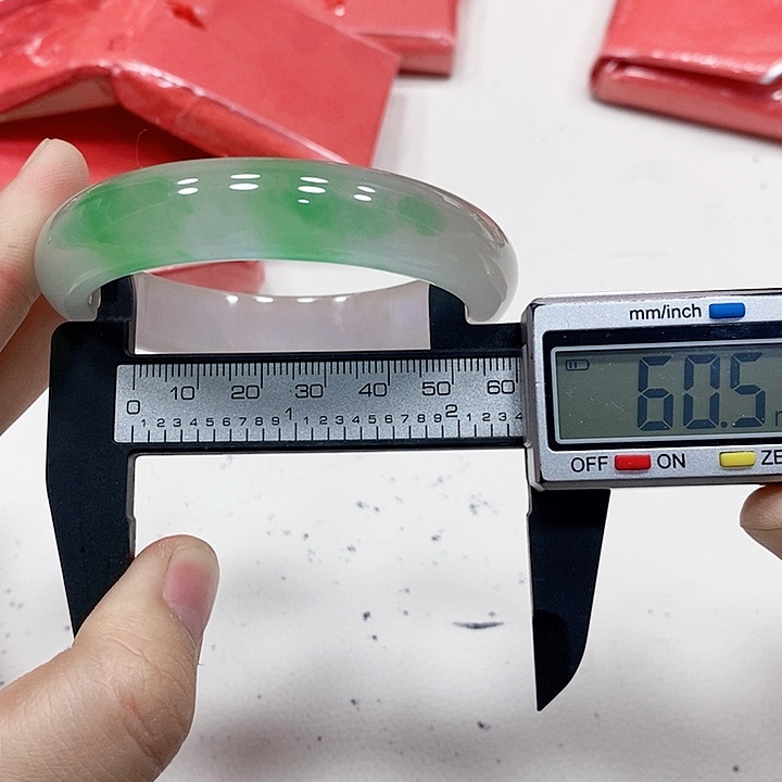 翡翠手镯未镶嵌18 