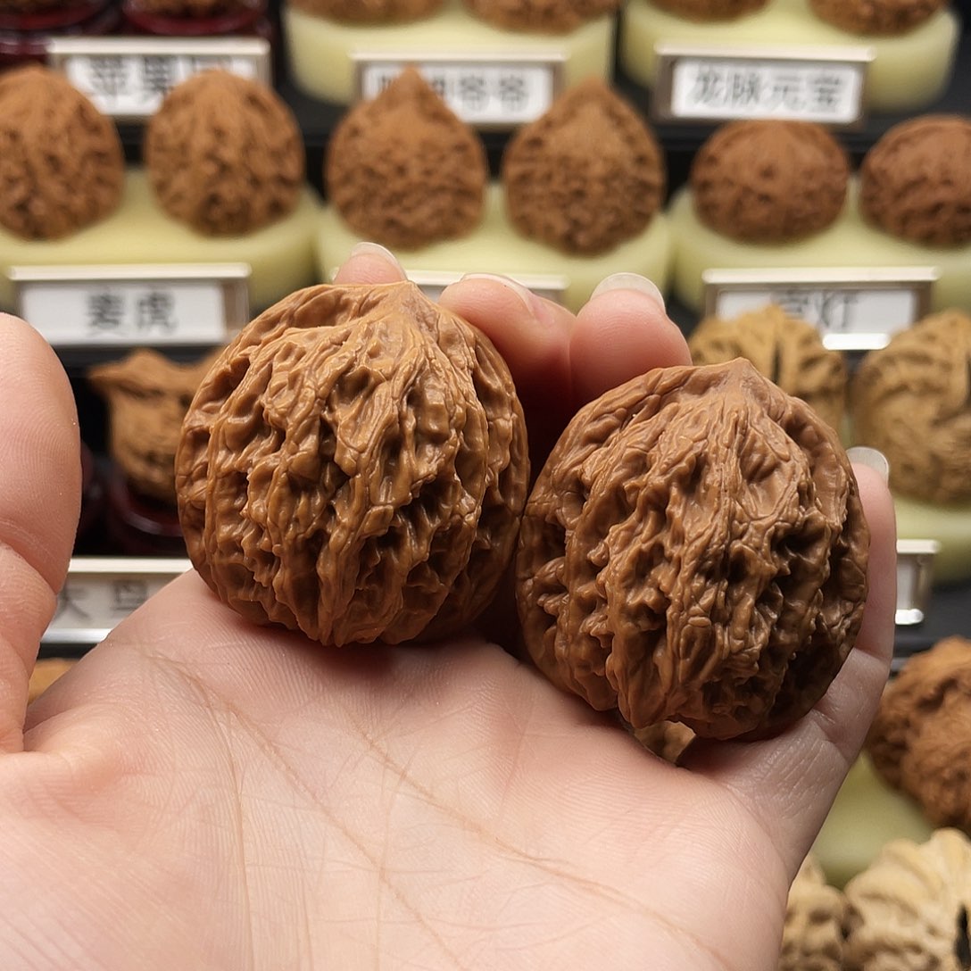 文玩核桃把件麦虎38全品752