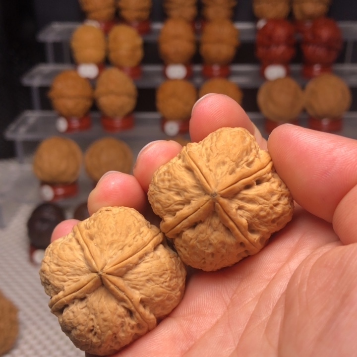 文玩核桃把件17四棱白茬