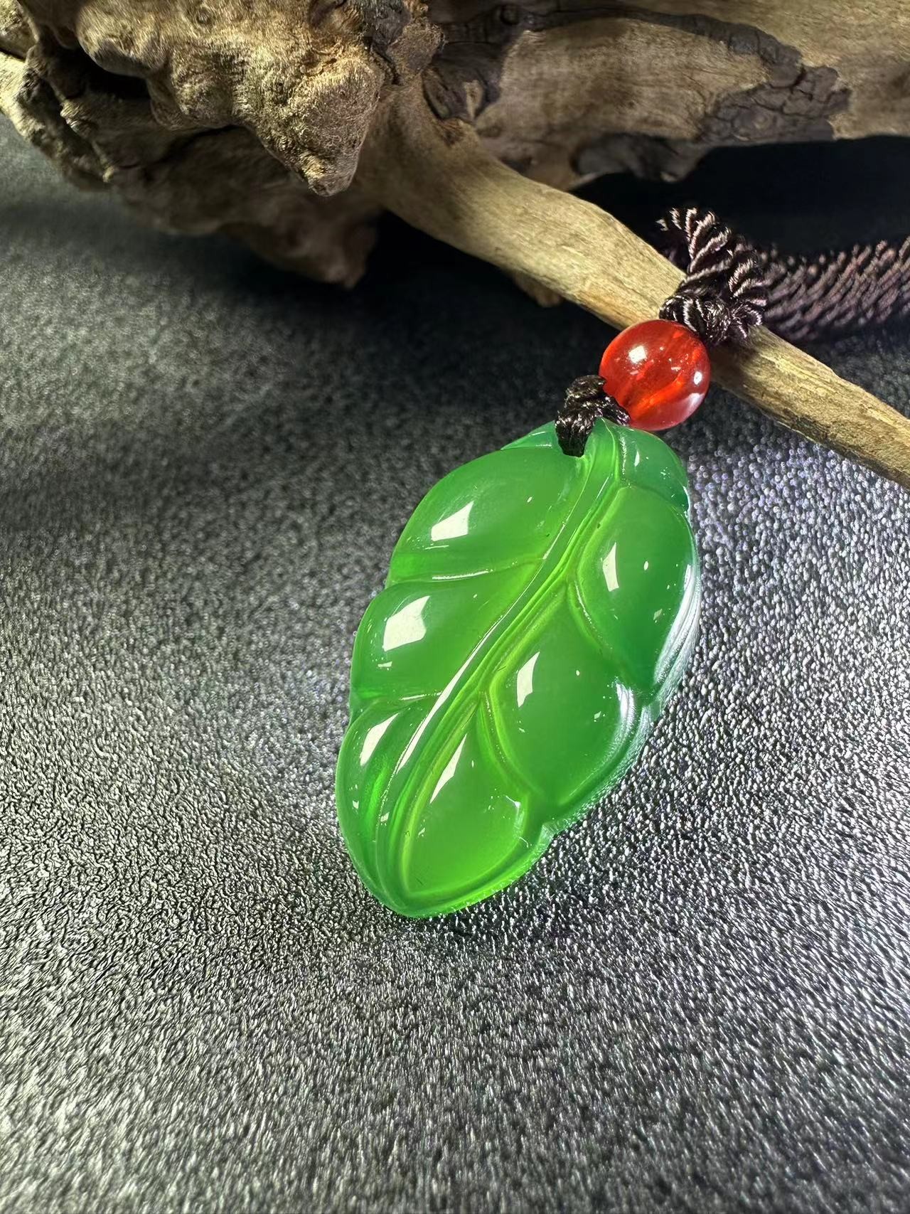 S1884【盛年珠宝】秦紫玉绿玛瑙叶子吊坠-配绳子-送礼佳品