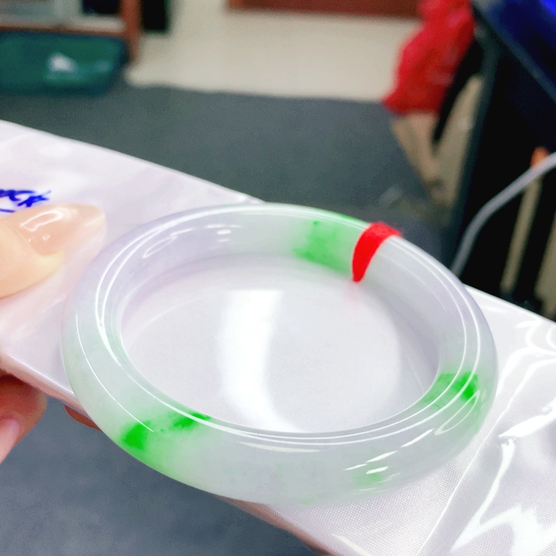 翡翠未镶嵌手镯56