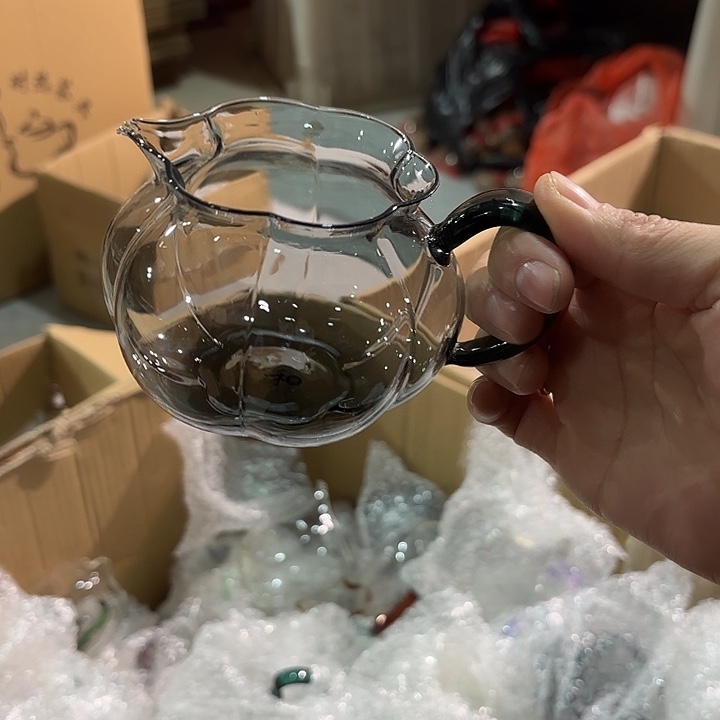 纳福，灰。               