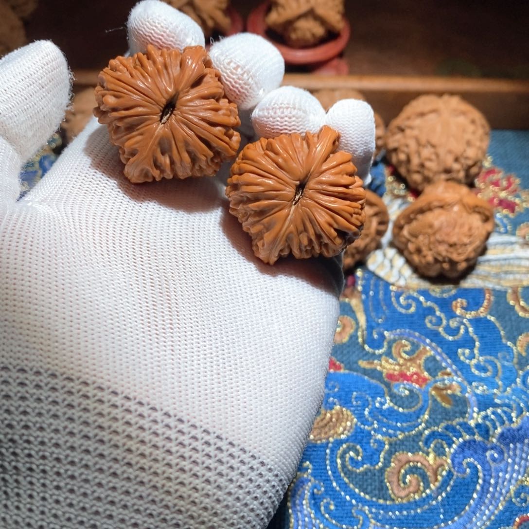 文玩核桃把件暖*汉高楼