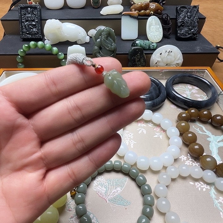 项链未镶嵌和田玉