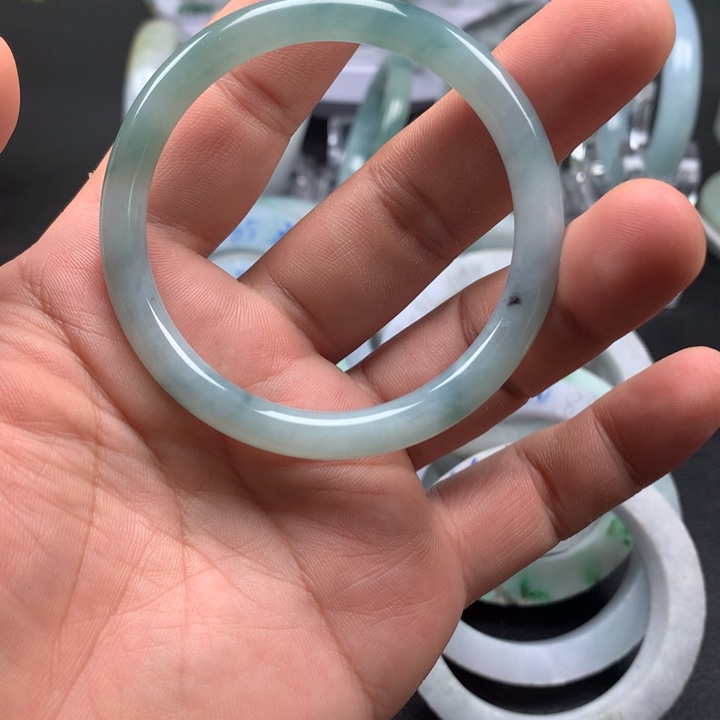 翡翠未镶嵌手镯翡翠手镯