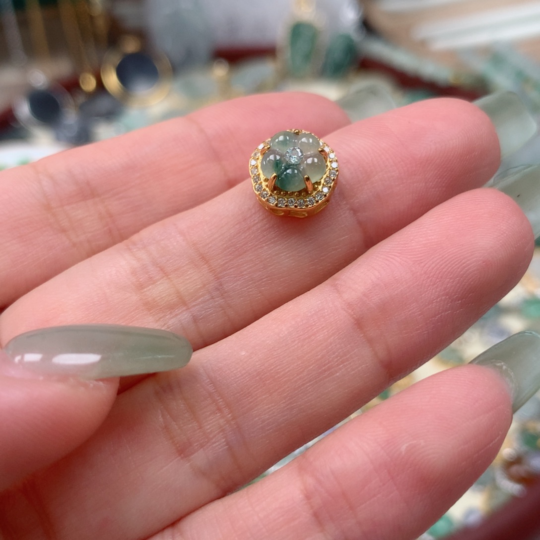 颈饰银S925镶嵌翡翠花花