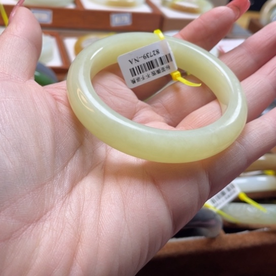 【闪购商品】和田玉手镯未镶嵌56.6