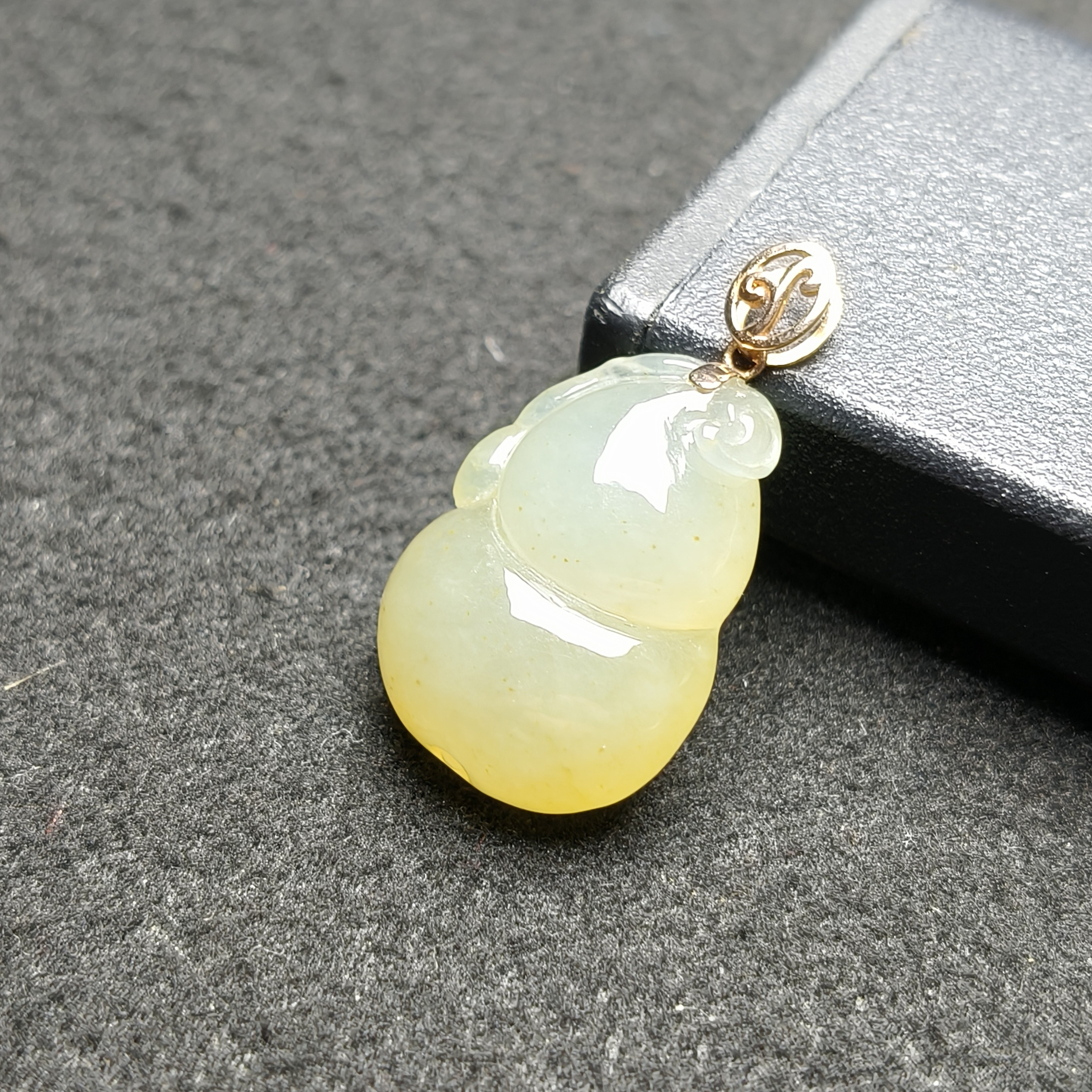 18k金镶黄翡葫芦挂件