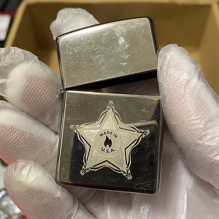 朋***友煤油打火机单外壳不含内胆默认微瑕 