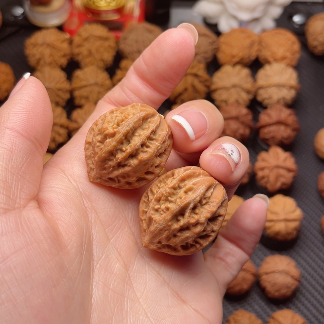 把件文玩核桃鸡心