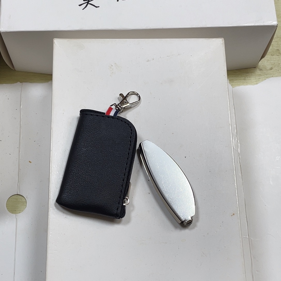 300度黑色折叠带包。   