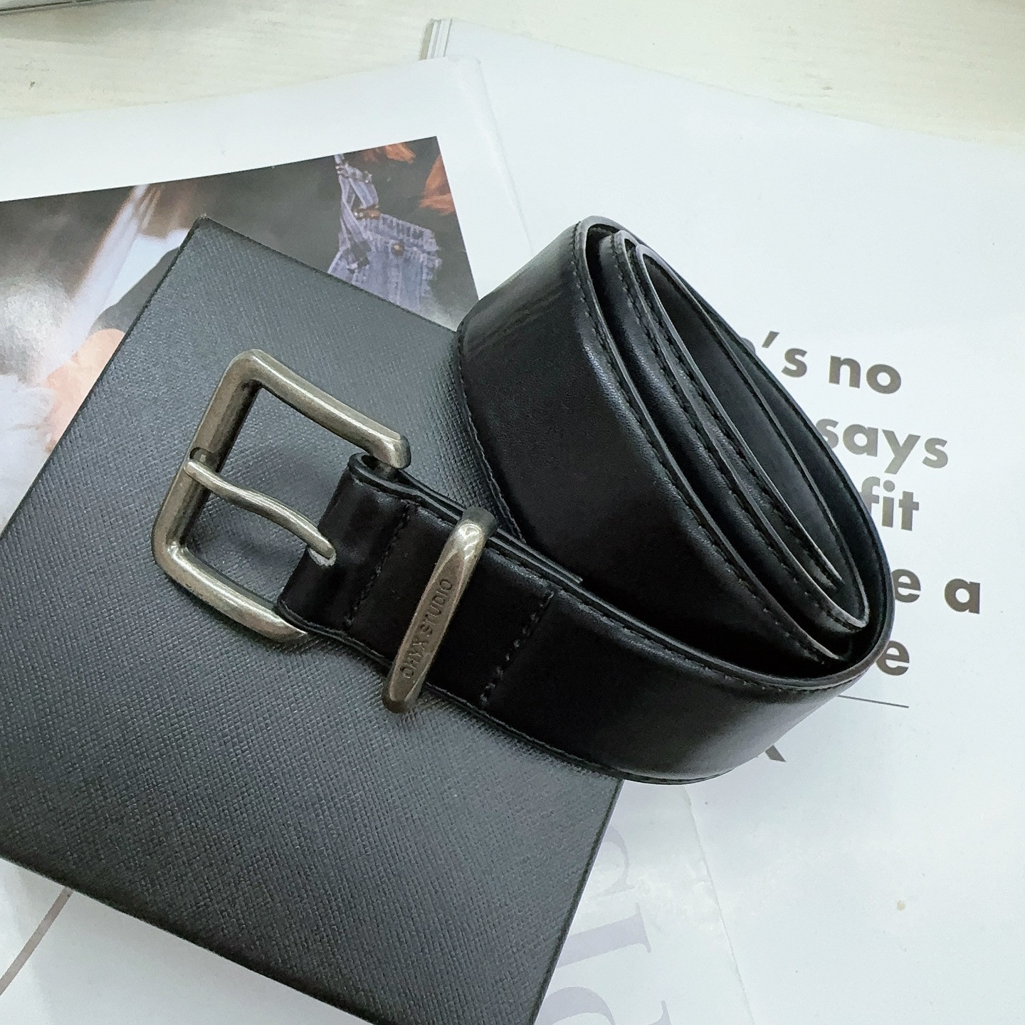 《无痕粉底液》防走光蜜桃杯细肩吊带聚拢无钢圈加厚黑腰带 黑色