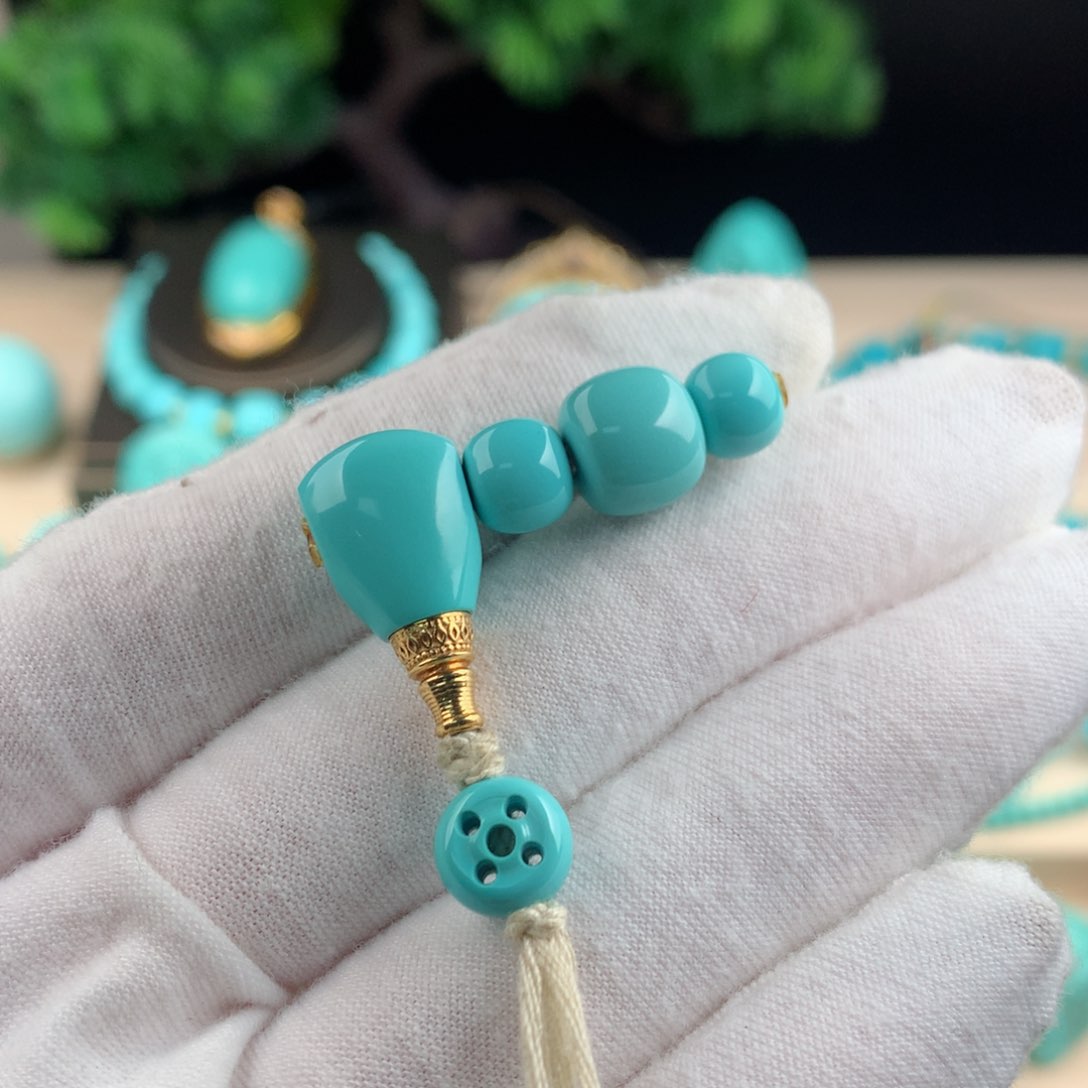 【闪购商品】绿松石三通套装卡10.818K金镶嵌