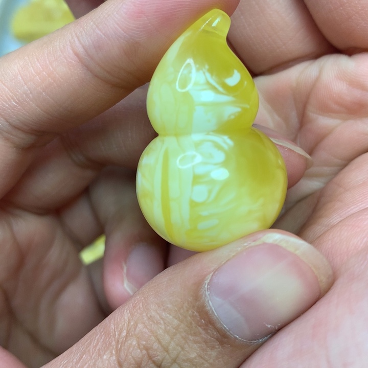 【闪购商品】琥珀珠宝奇石未镶嵌10克金白葫芦