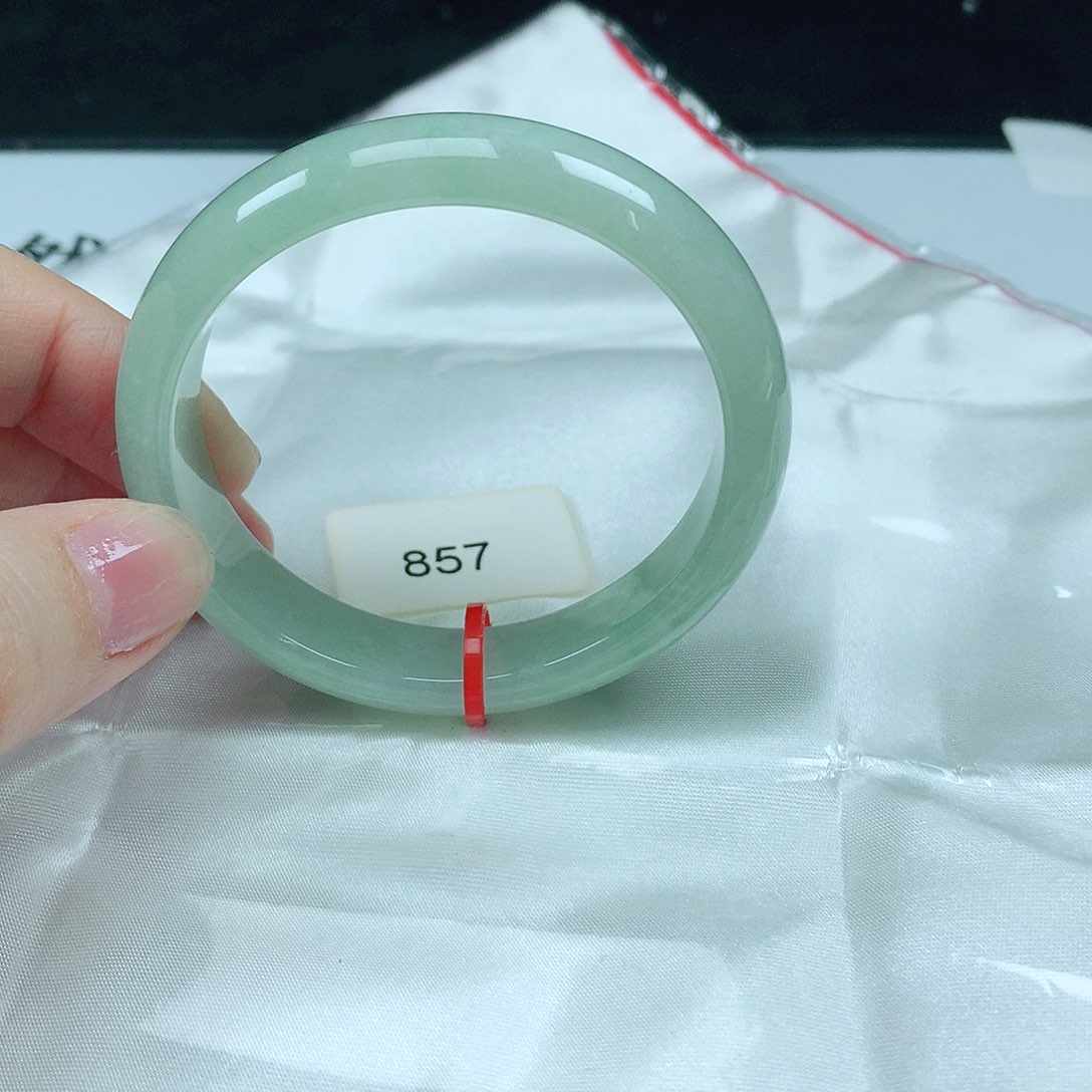 翡翠手镯未镶嵌857贵