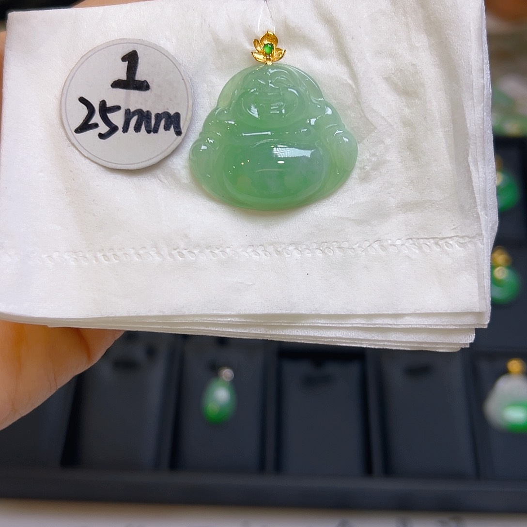 翡翠颈饰18K金镶嵌翡翠