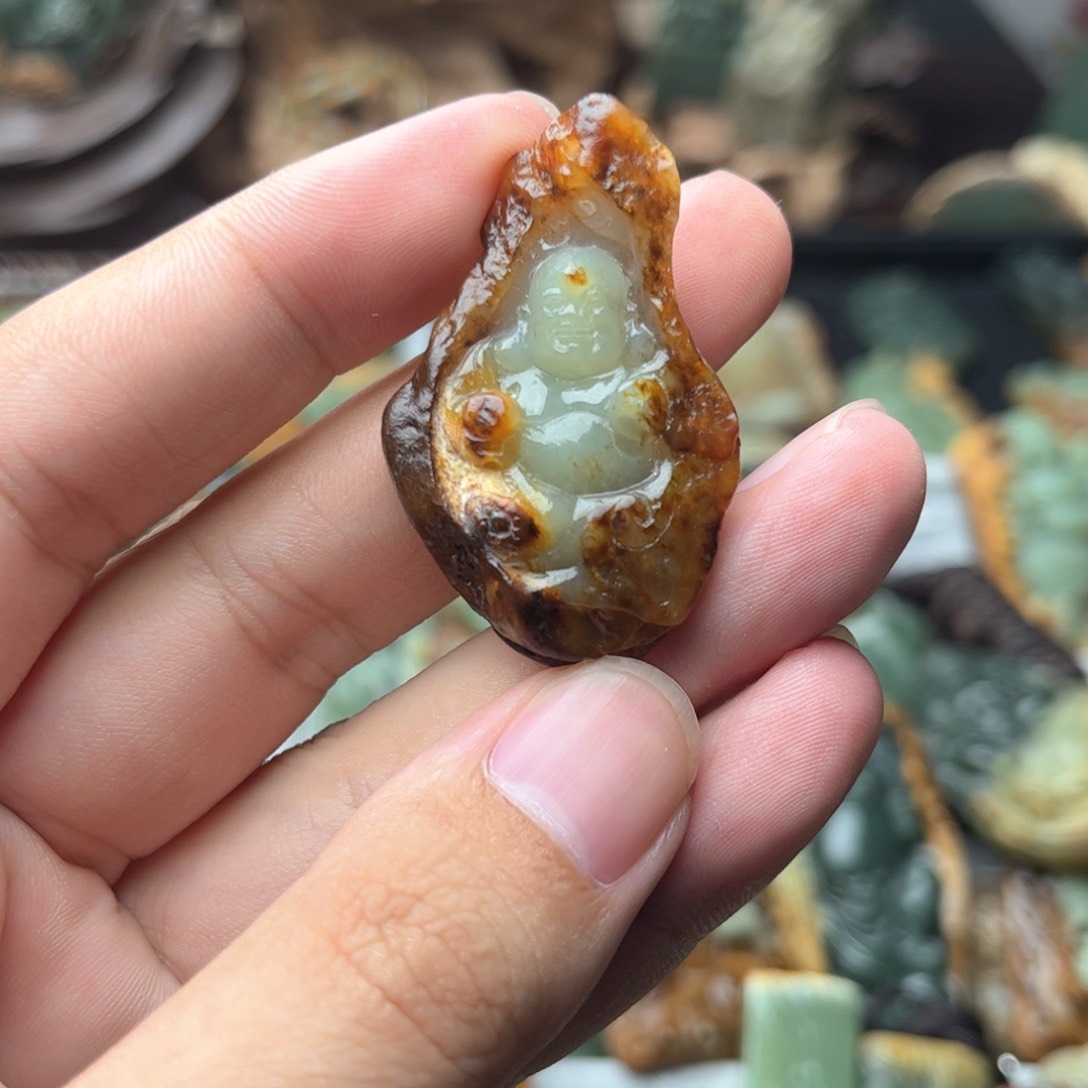 岫岩河磨玉（透闪石质玉）吊坠未镶嵌