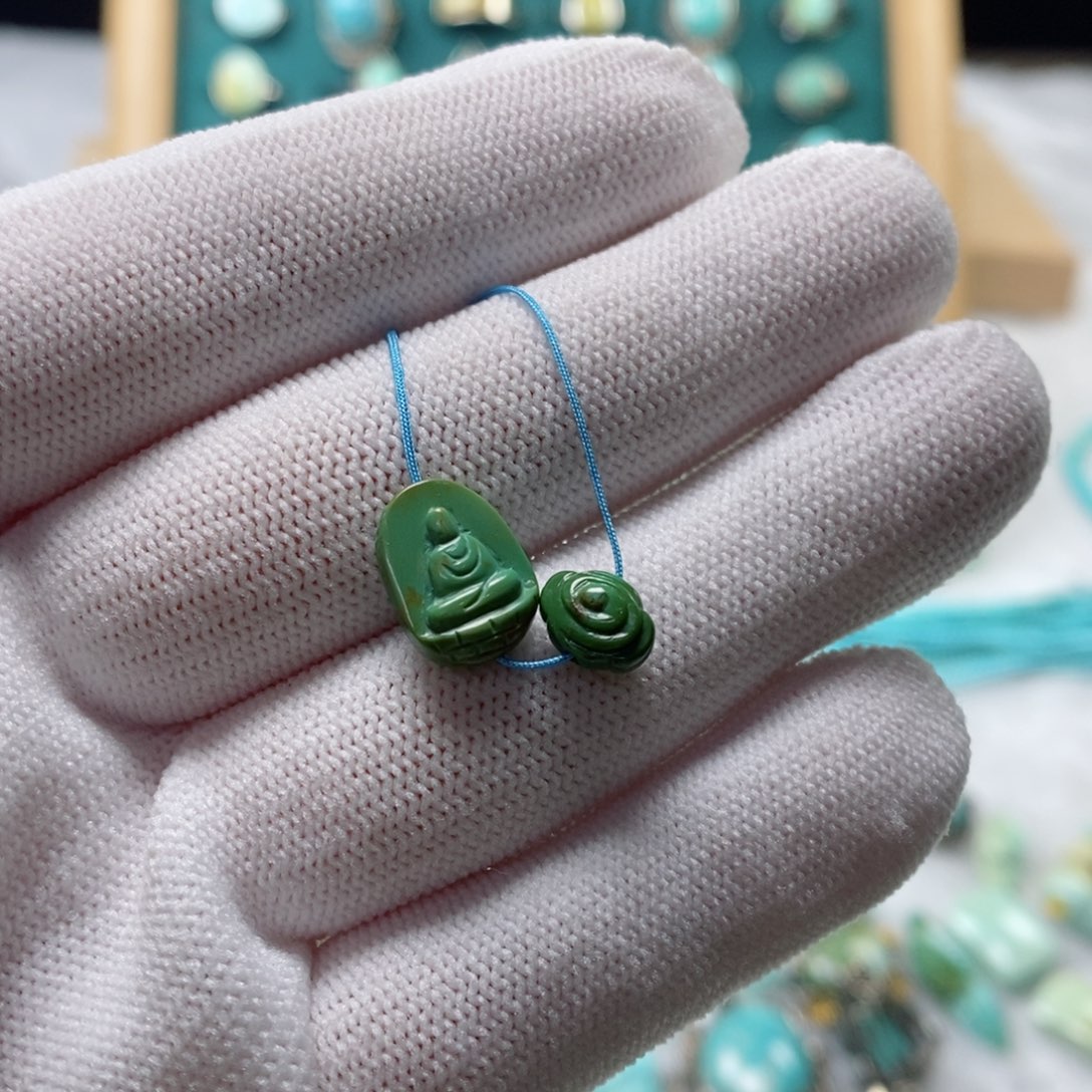 绿松石颈饰未镶嵌