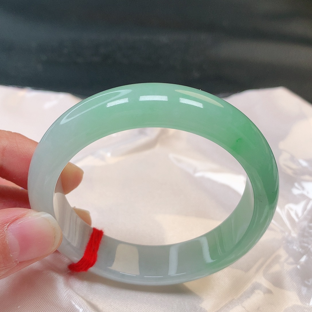 翡翠手镯未镶嵌预**学106号