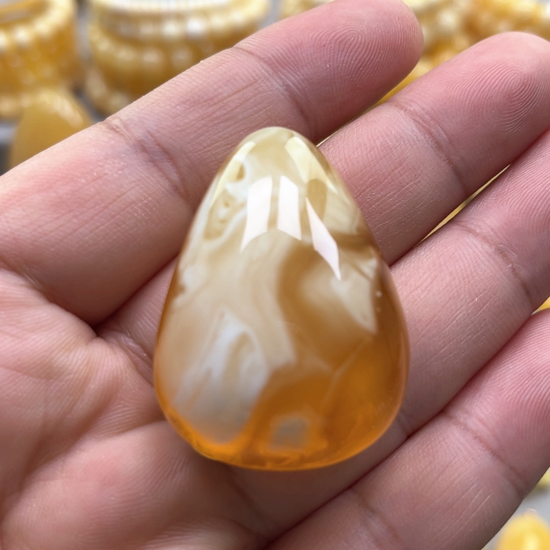 琥珀颈饰未镶嵌吊坠