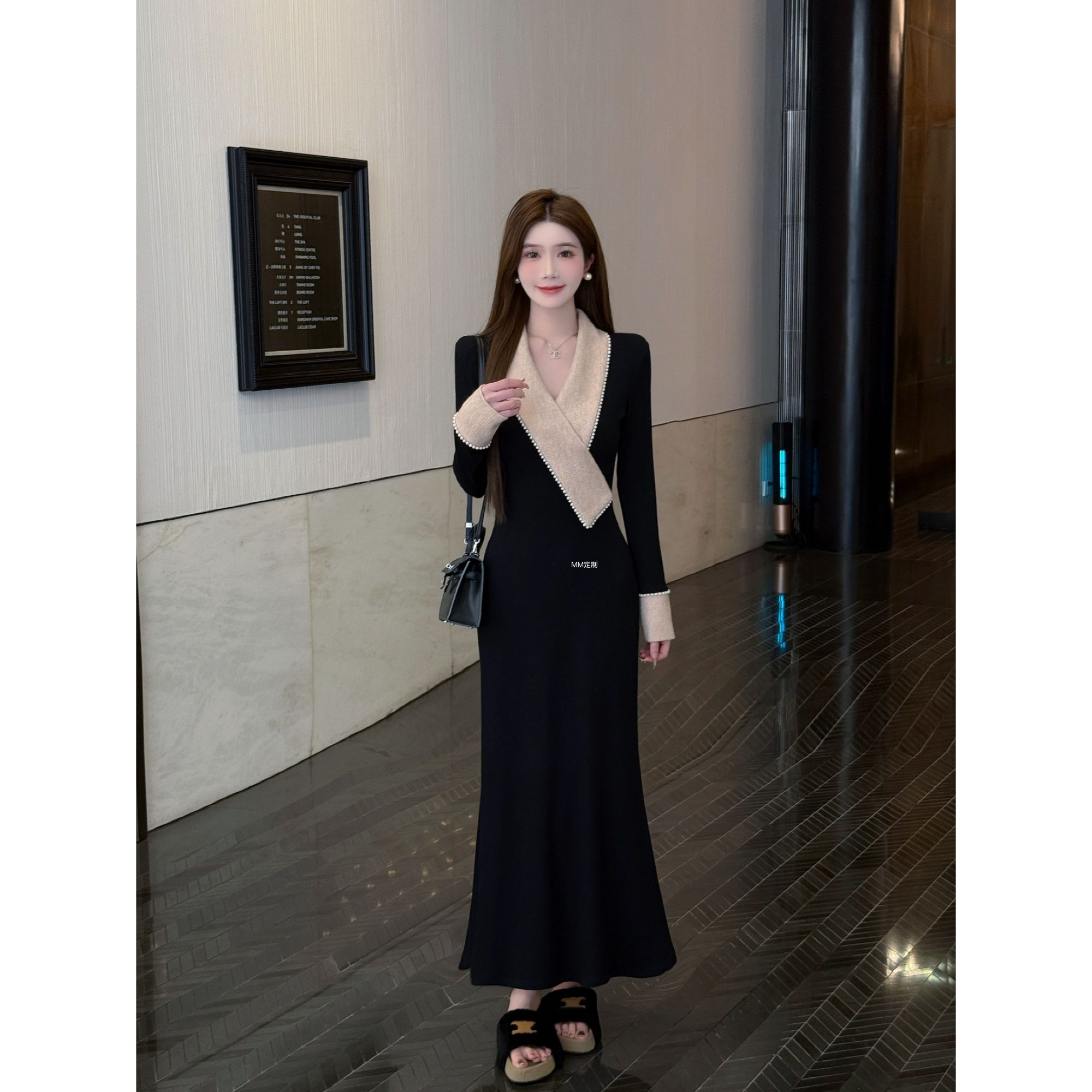 【全能女主】甜心月神冬季加绒气质V领珍珠拼接收腰显瘦连衣裙A519