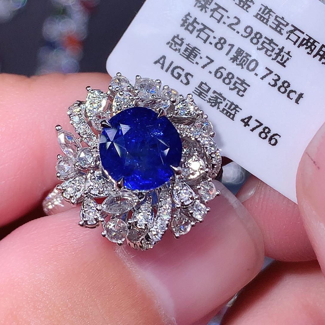 蓝宝石戒指18K金镶嵌