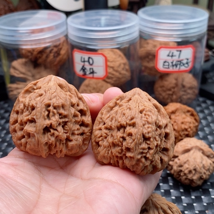 吊坠文玩核桃可****。42南疆