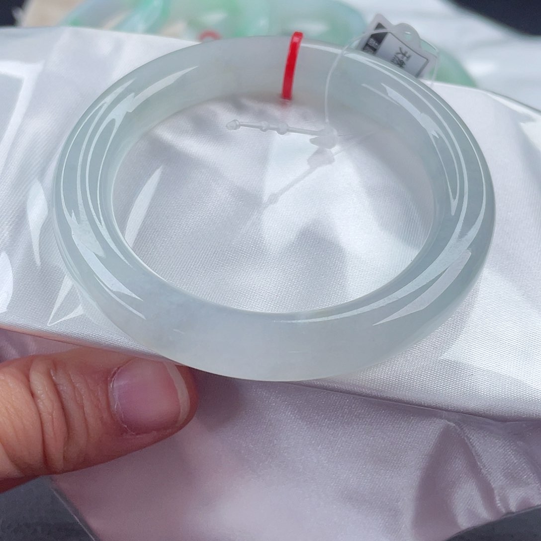 翡翠手镯未镶嵌54圈口