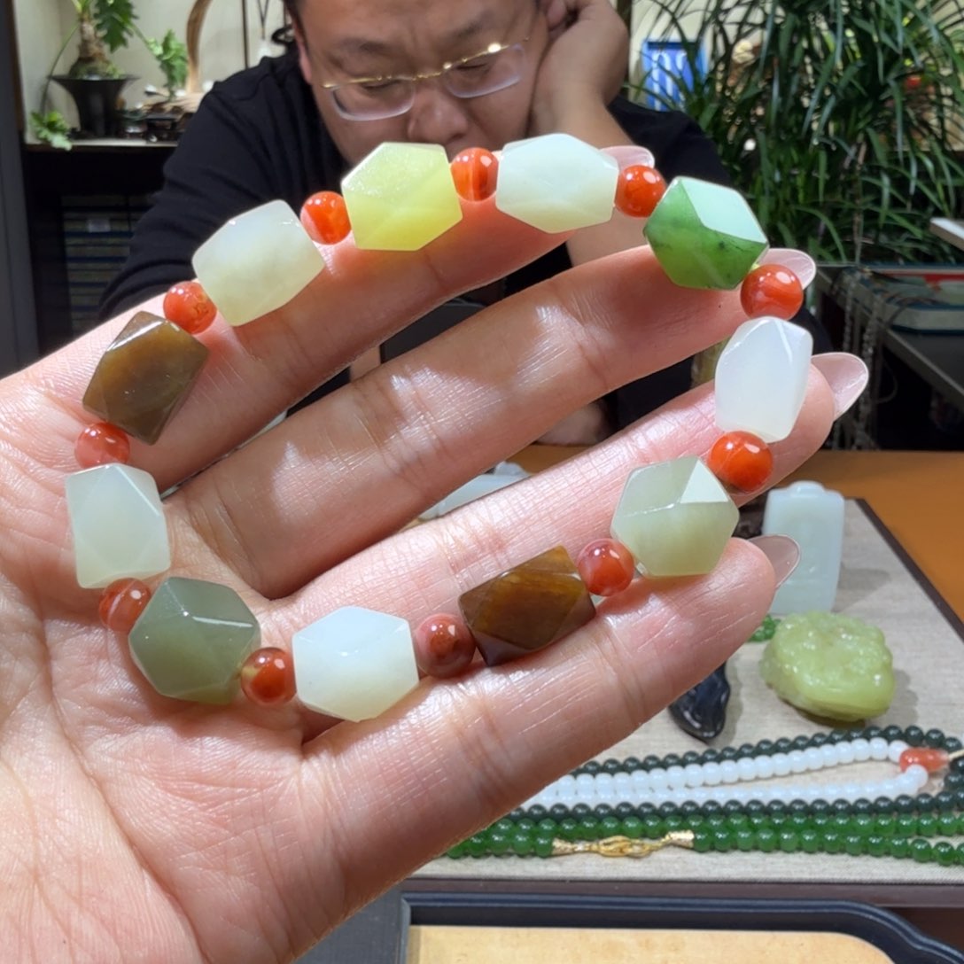 和田玉手链未镶嵌医**心