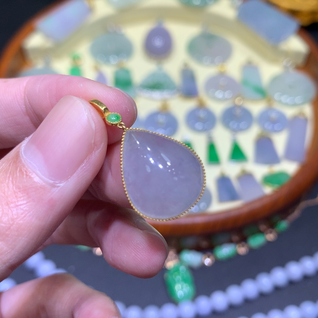 翡翠吊坠(不含链)18K金镶嵌