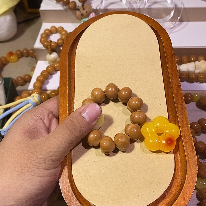 青***杉猴头核桃手串奶油泡芙手捻加流苏