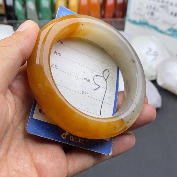 未镶嵌手镯石英质玉