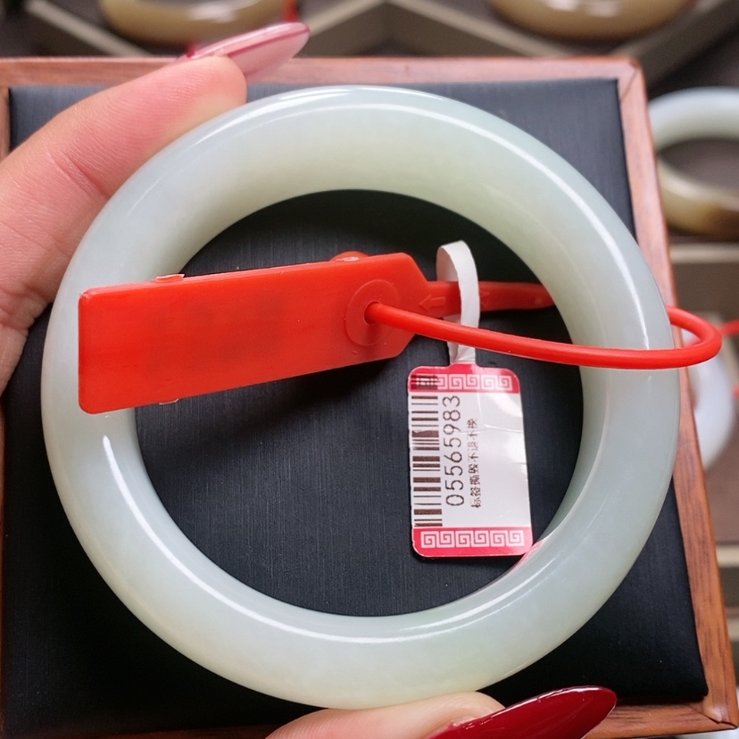 【闪购商品】和田玉手镯未镶嵌