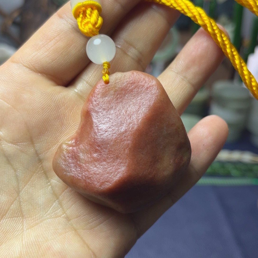 透闪石质玉未镶嵌珠宝奇石