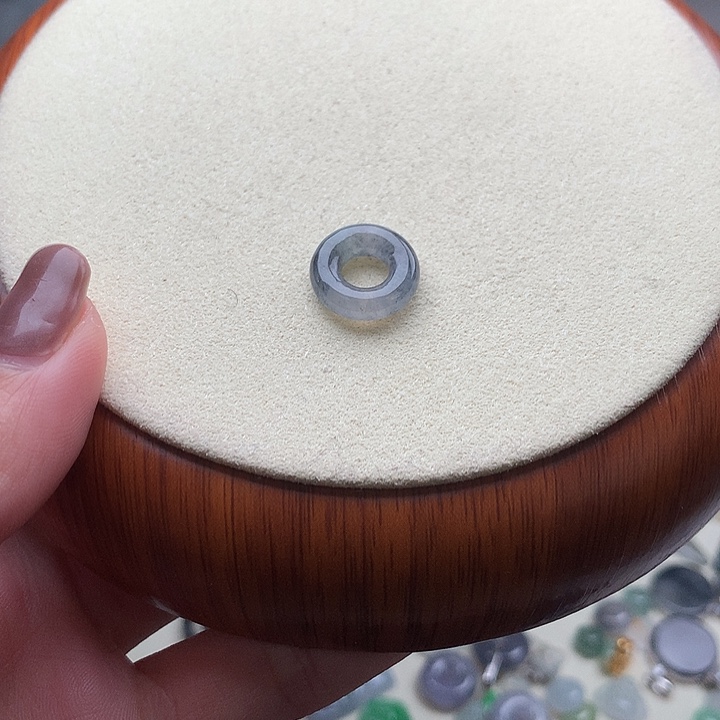 翡翠颈饰未镶嵌甜甜圈