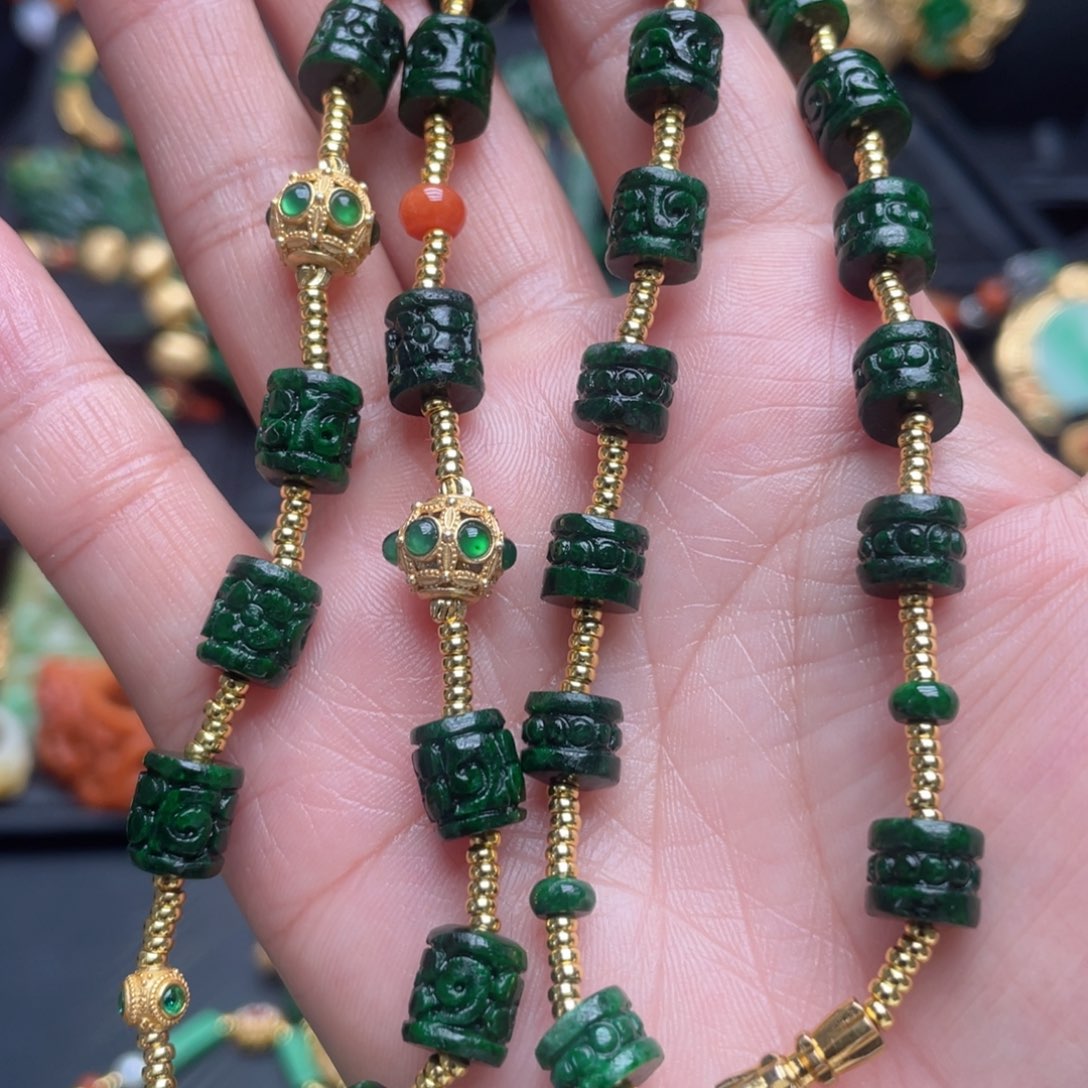 翡翠未镶嵌颈饰翡翠