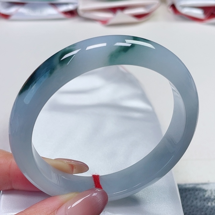 翡翠手镯未镶嵌缅甸翡翠